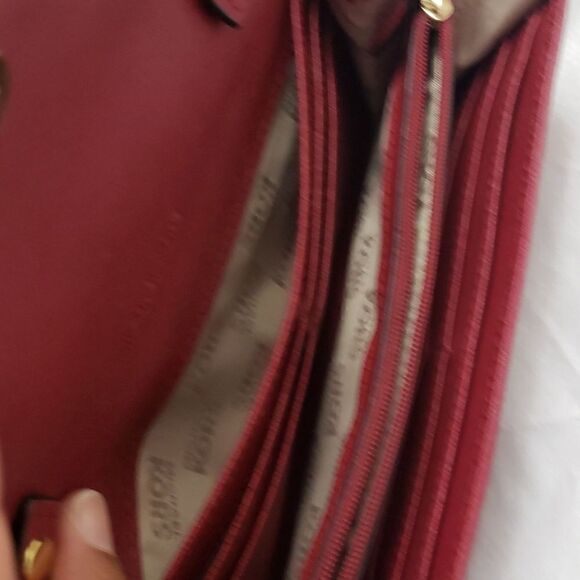Michael Kors Crossbody Wallet Great Used Condition - Picture 10 of 11